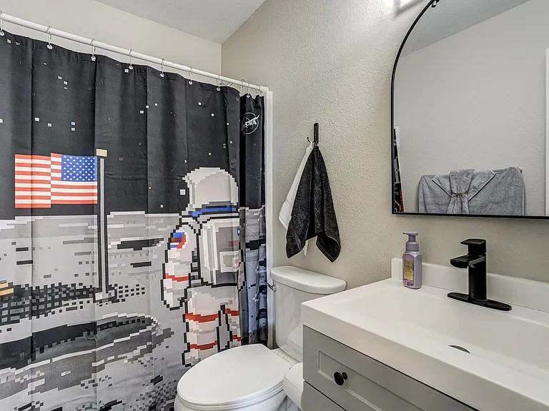 985 Apollo Ct — Photo 9