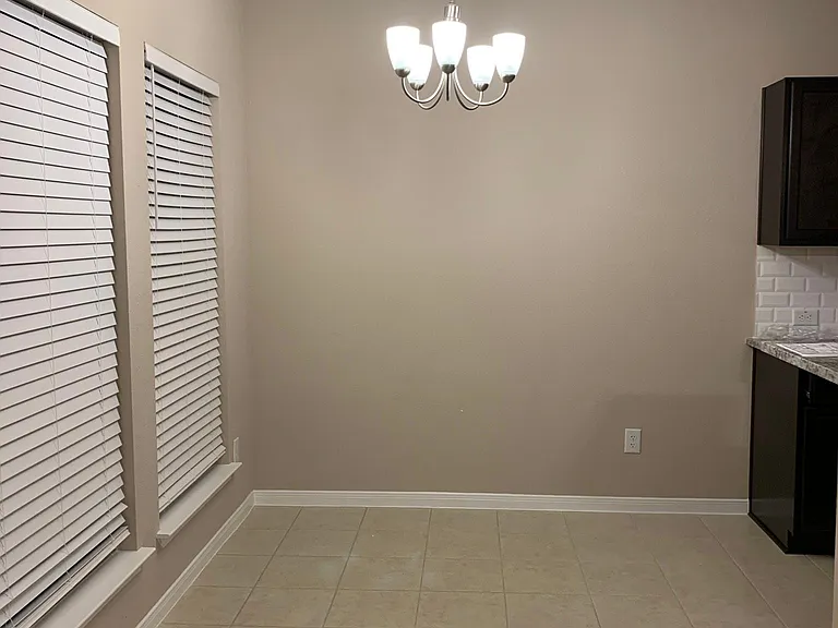 2406 Petersburg Ln — Photo 12