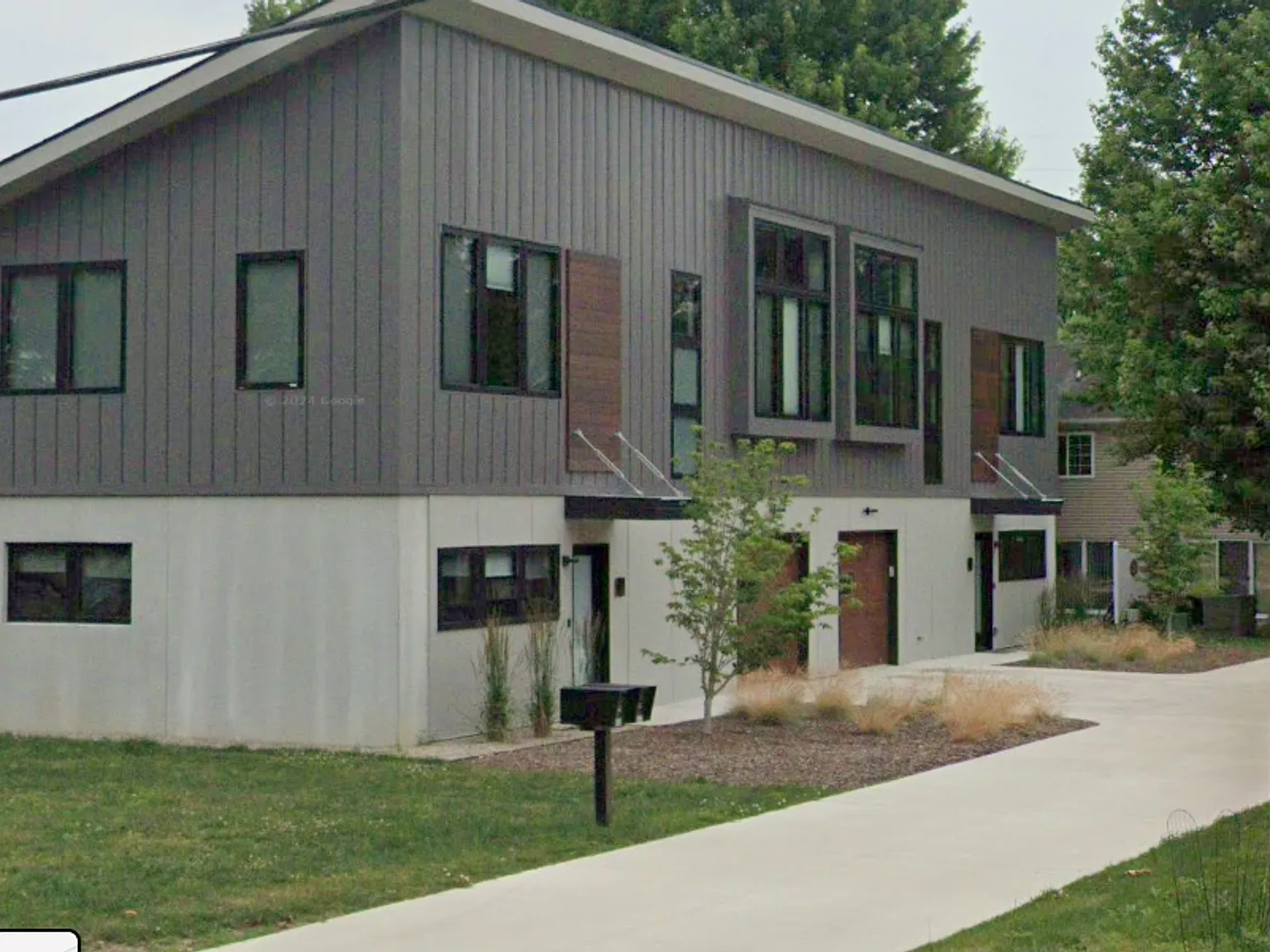 550-552 Cleveland St — Photo 1
