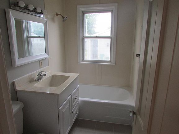 5th image of 1845 E Donald St