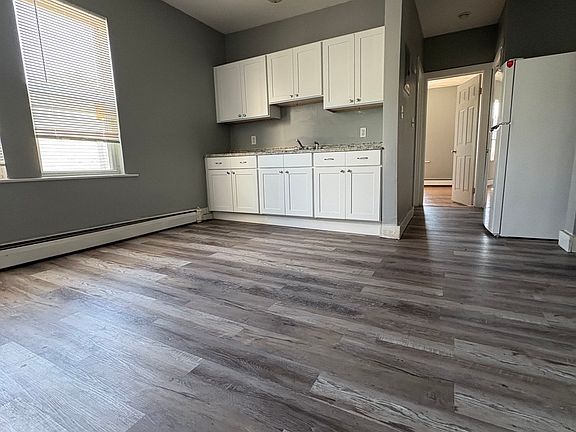 4th image of 52 Mascot St APT 5