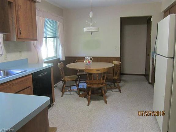 5th image of 8300 Glenn Oak Dr