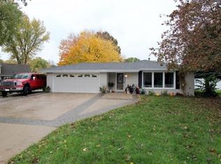 1104 Lapham St, Oconomowoc, WI 53066
