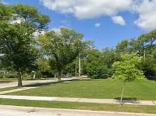 2328 W Rohr Ave, Milwaukee, WI 53209