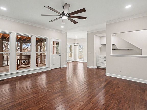 5th image of 5128 Brittany Dr