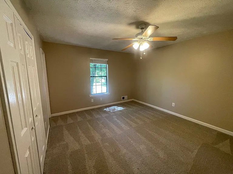 55 Huntridge Dr — Photo 18