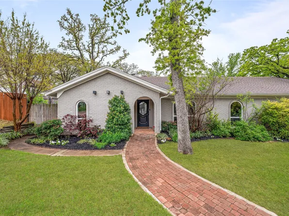 103 W Ash Ln, Euless, TX 76039