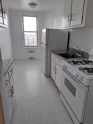 3rd image of 13420 87th Ave APT 6H
