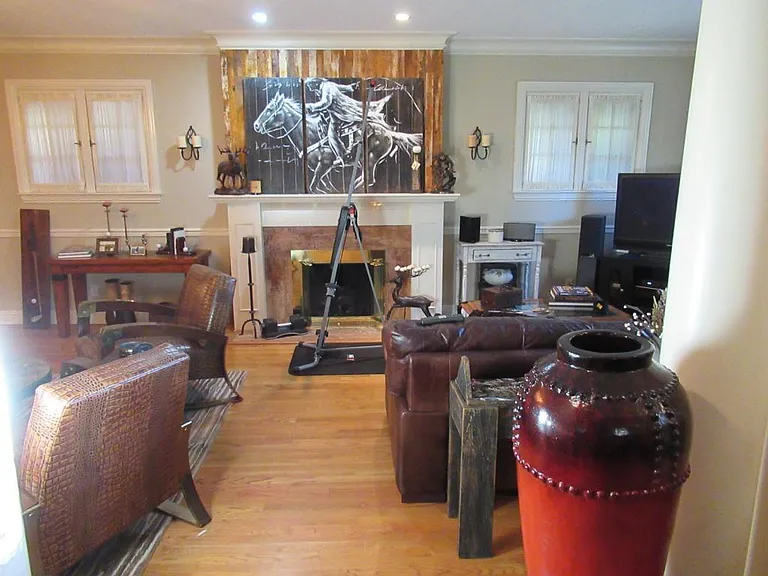 1016 N Lafayette St — Photo 10