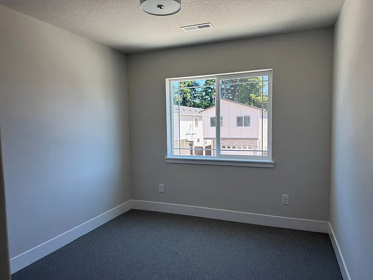9712 NE 29th Ave — Photo 11