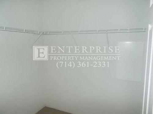 5th image of 29364 Castlewood Dr