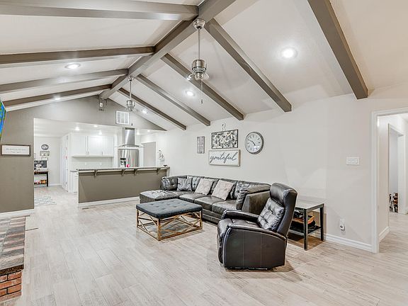5th image of 813 Cortijo Dr