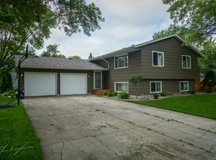 744 5th St S, Casselton, ND 58012