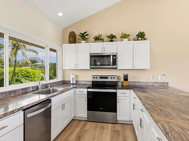 2020 Pahoehoe St — Photo 15