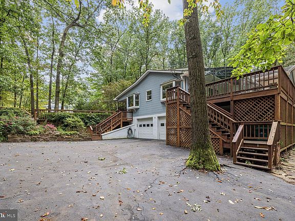 3rd image of 21312 Leaman Ln