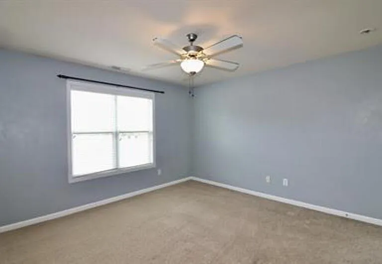 198 Collinwood Dr — Photo 9