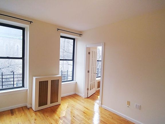 5th image of 228 6th Ave APT 3