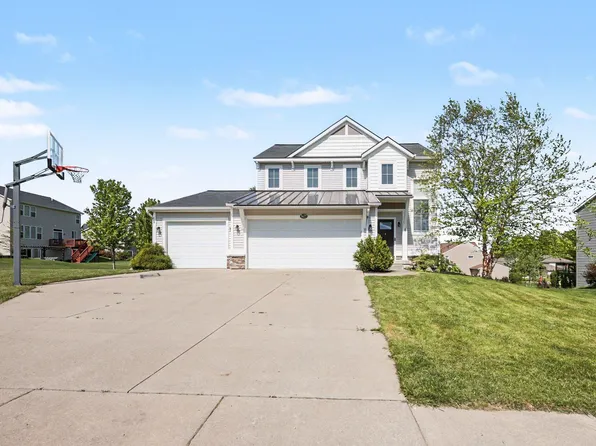 9477 Sunset Ridge Dr NE, Rockford, MI 49341