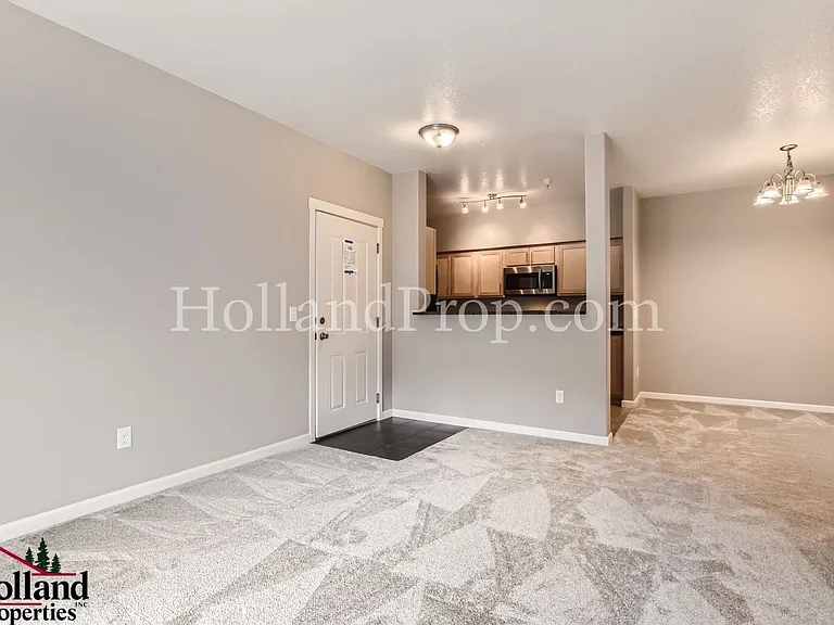 11845 NW Stone Mountain Ln #303 — Photo 3