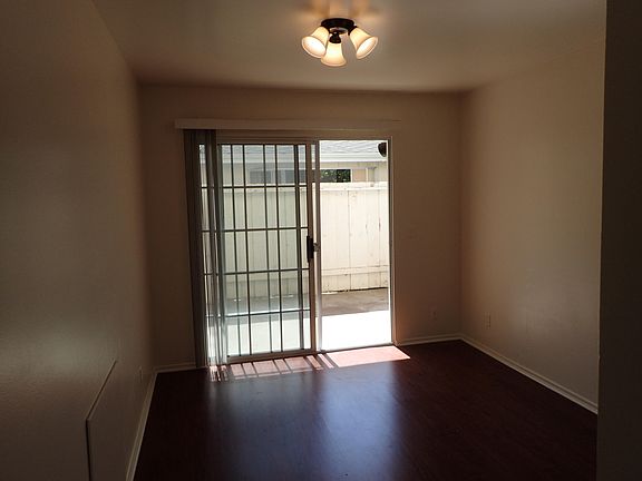 4th image of 328 Consuelo Dr #A