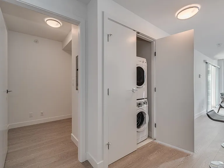 1283 Howe St #408 — Photo 14