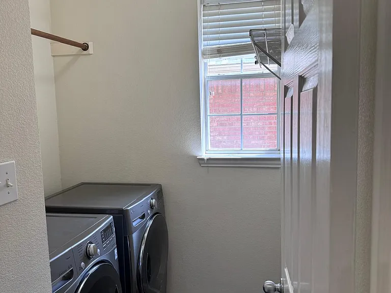 9702 Windy Hollow Dr — Photo 25
