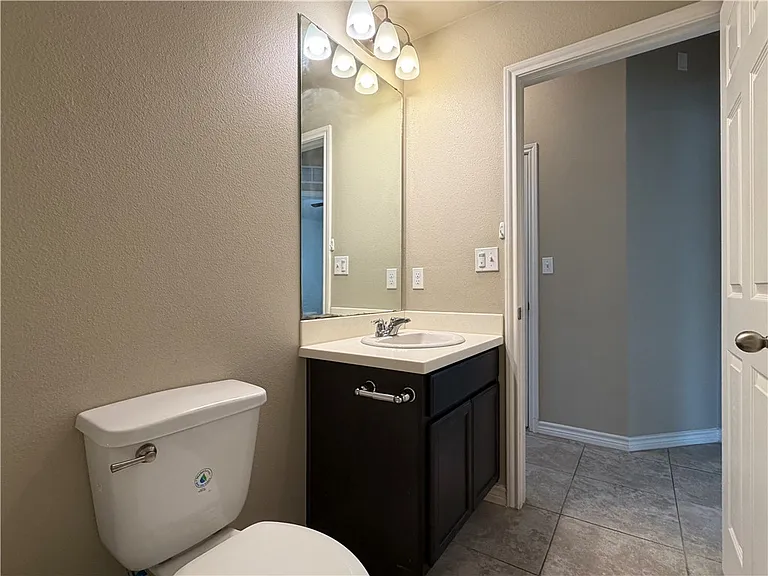 8033 Cormorant Dr — Photo 21