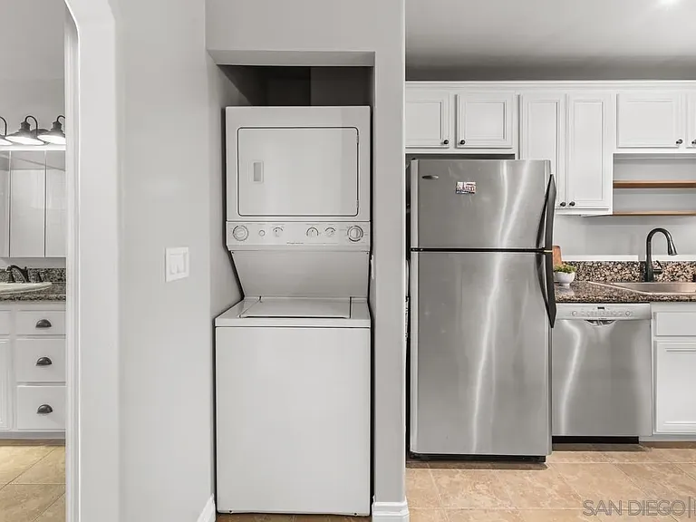 800 N Mollison Ave #21 — Photo 8