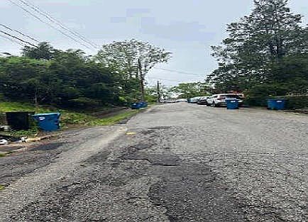 4th image of 9624 Emerson St