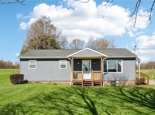 223 Diamond Rd, Grove City, PA 16127