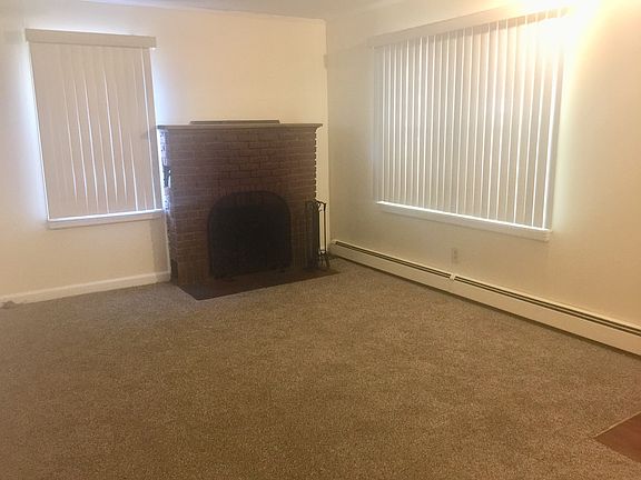 2nd image of 924 Baeck St