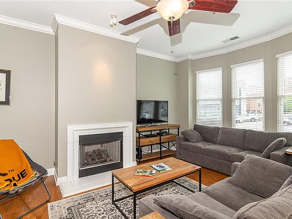 4th image of 355 E Ohio St Suite 117