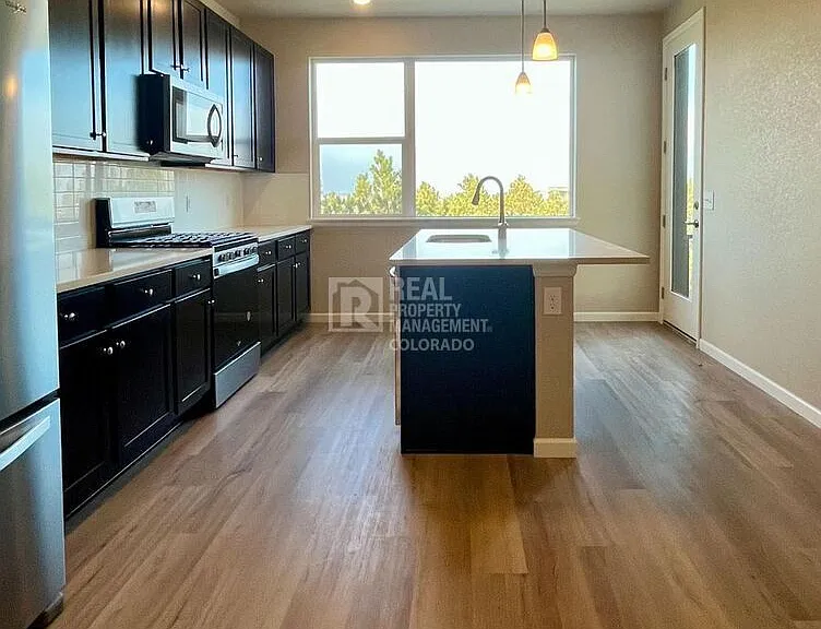 471 Interlocken Blvd — Photo 4