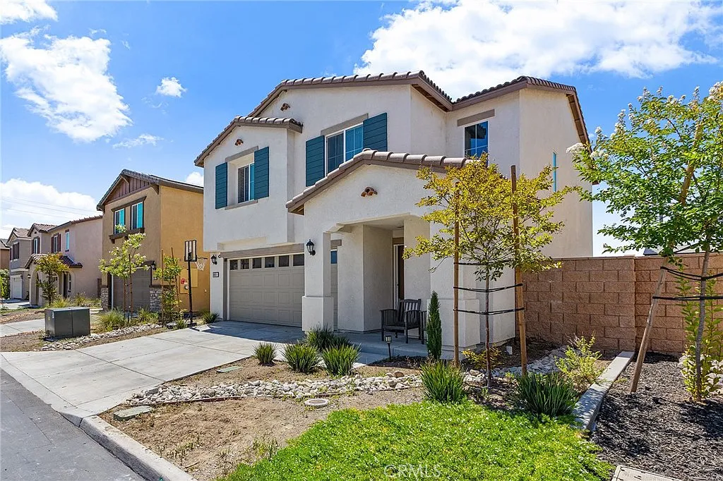 4 bed, 2.5 bath, 1835 sqft, $3,395 — Photo 3