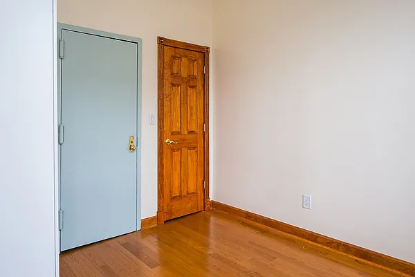 Rented by Nooklyn NYC LLC | media 78