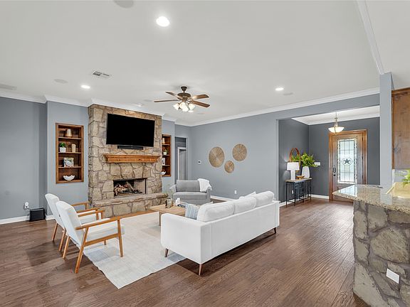 3rd image of 1865 Austin Hines Dr