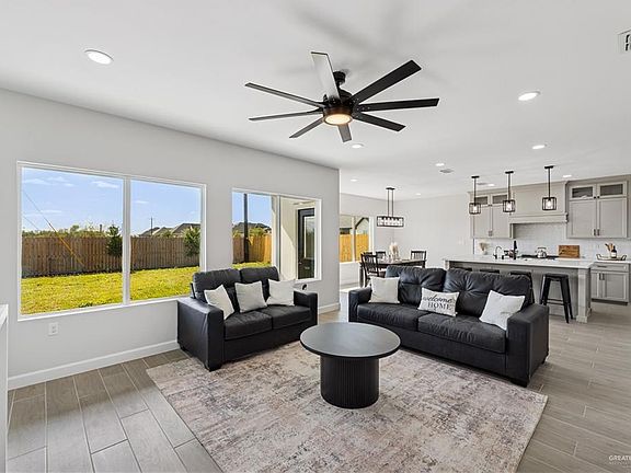 3rd image of 1013 Azalea St