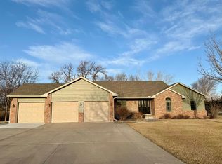 3110 S Smokey Hill Rd, Hastings, NE 68901