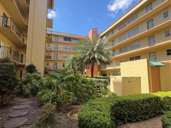 4525 W 20th Ave #529, Hialeah, FL 33012