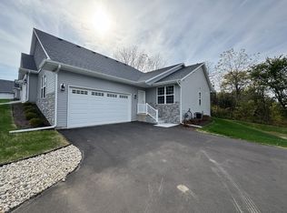 5687 Roy's Rdg, Loves Park, IL 61111
