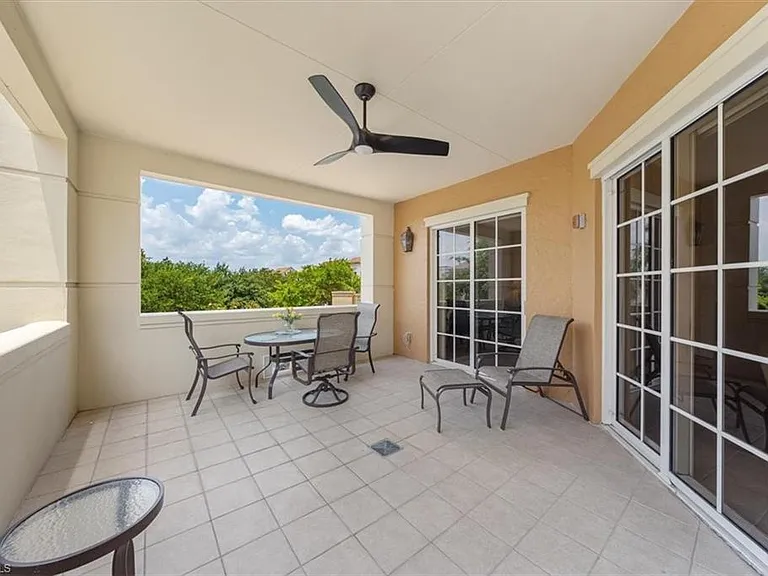 5068 Annunciation Cir #4210 — Photo 3