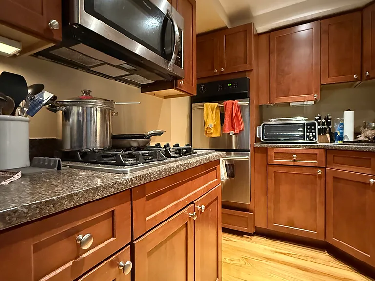 113 Beacon St #6F — Photo 14