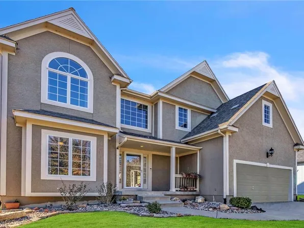 4820 W 162nd St, Overland Park, KS 66085