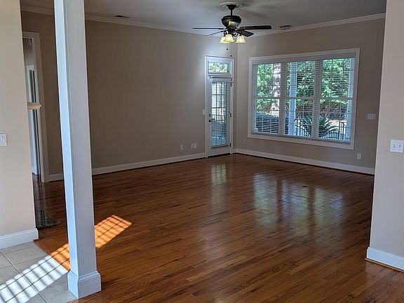 4th image of 216 Pointe Overlook Dr