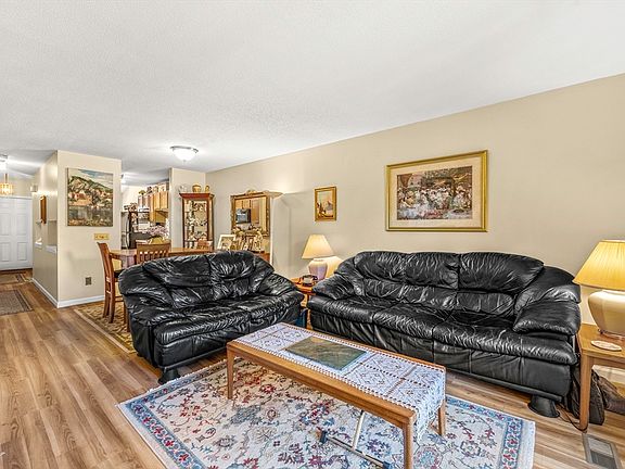 5th image of 61 Abbey Memorial Dr APT 108