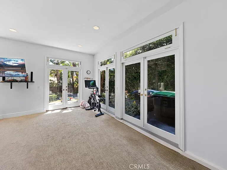 1044 Noria St — Photo 17