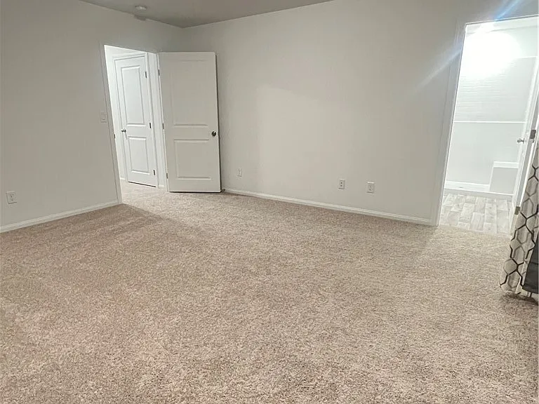 7668 Loftwood Ave — Photo 18