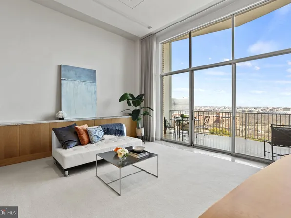 1200 N Nash St APT 1126, Arlington, VA 22209
