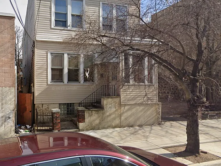 214 65th St #1 — Photo 2