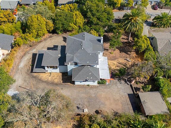 3rd image of 1415 Nye Street